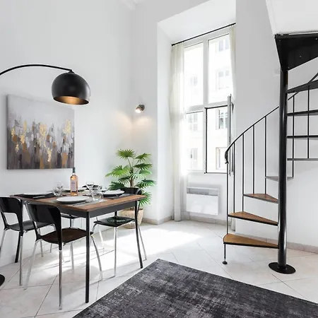 Apartment Massena 2 - Great Location Massena Square With Ac Nice