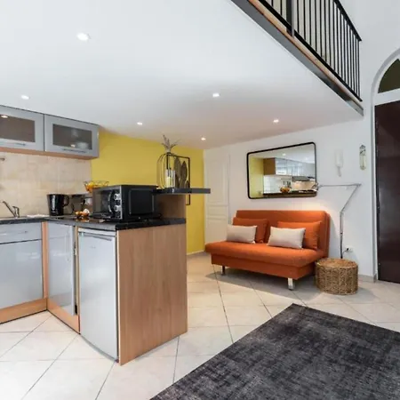 Apartment Massena 2 - Great Location Massena Square With Ac Nice