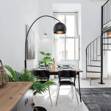 Apartment Massena 2 - Great Location Massena Square With Ac Nice